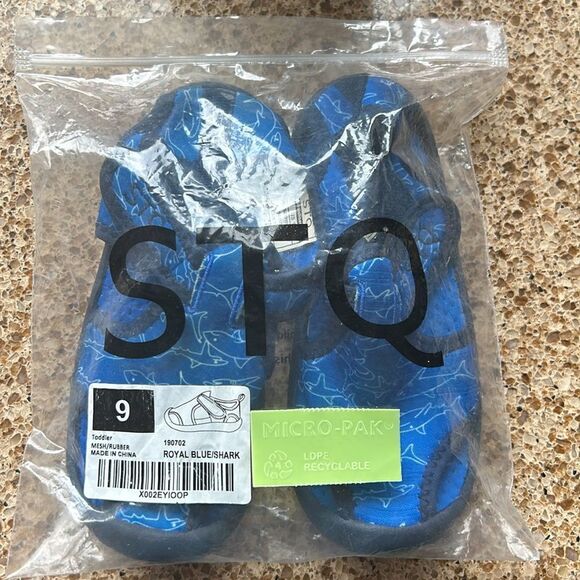 Royal 👸🫅 Blue 🌊 Shark 🦈 Print Mesh & Rubber Beach 🏖️ Sandals🩴 Grip Velcro - Picture 17 of 17